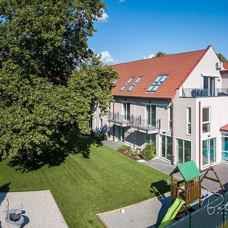 Fresh Garden Apartments Шіофок Екстер'єр фото