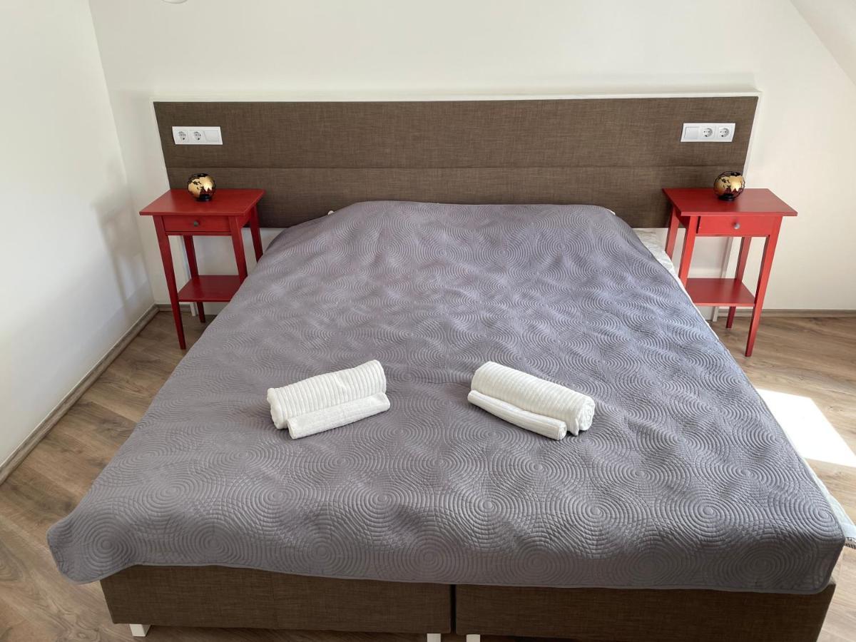 Fresh Garden Apartments Шіофок Екстер'єр фото
