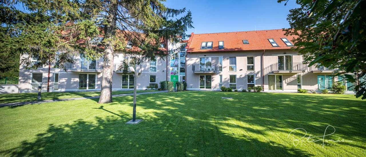 Fresh Garden Apartments Шіофок Екстер'єр фото